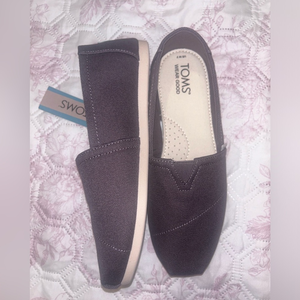 TOMS- Slip-on